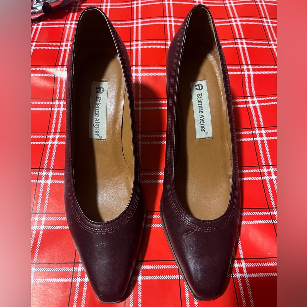 Vintage 8M Etienne Aigner Kaylee leather heels in dark burgundy